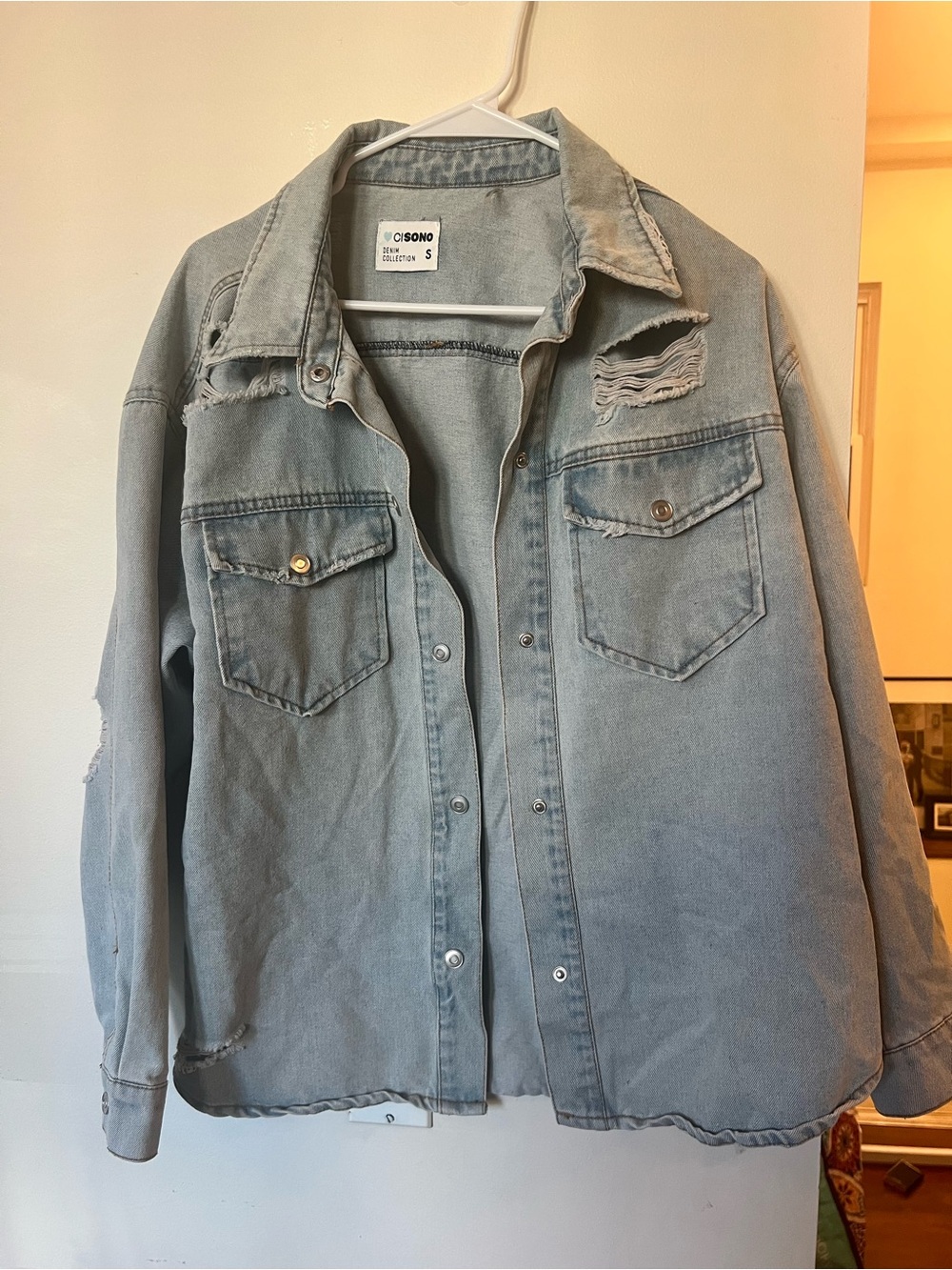 Ci Sono Oversized Distressed Light Wash Denim Shacket S Snap Front Ripped Boxy